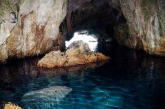 Grotta del Leone Isola Dino Praia a Mare